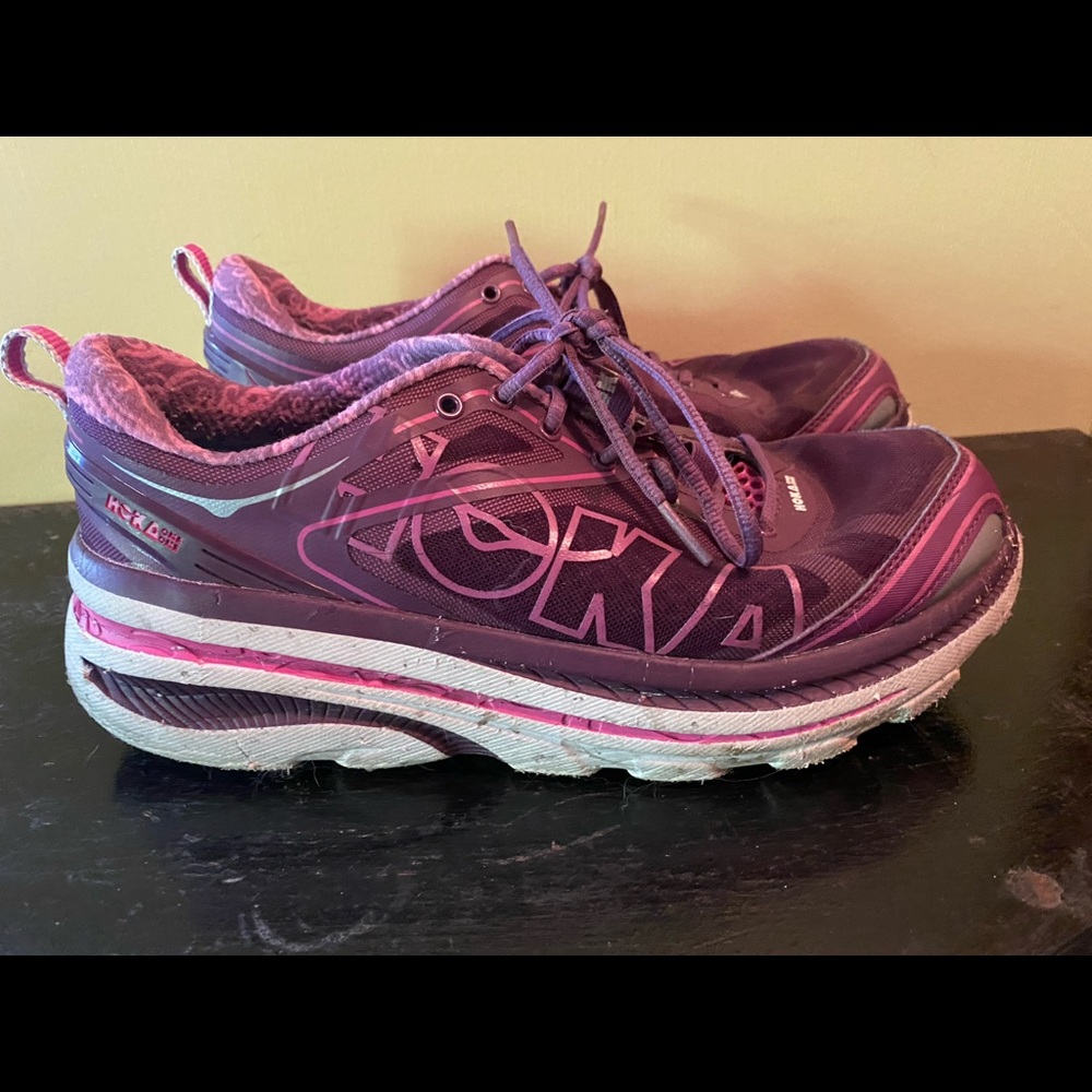 Hoka sneakers women’s 9.5